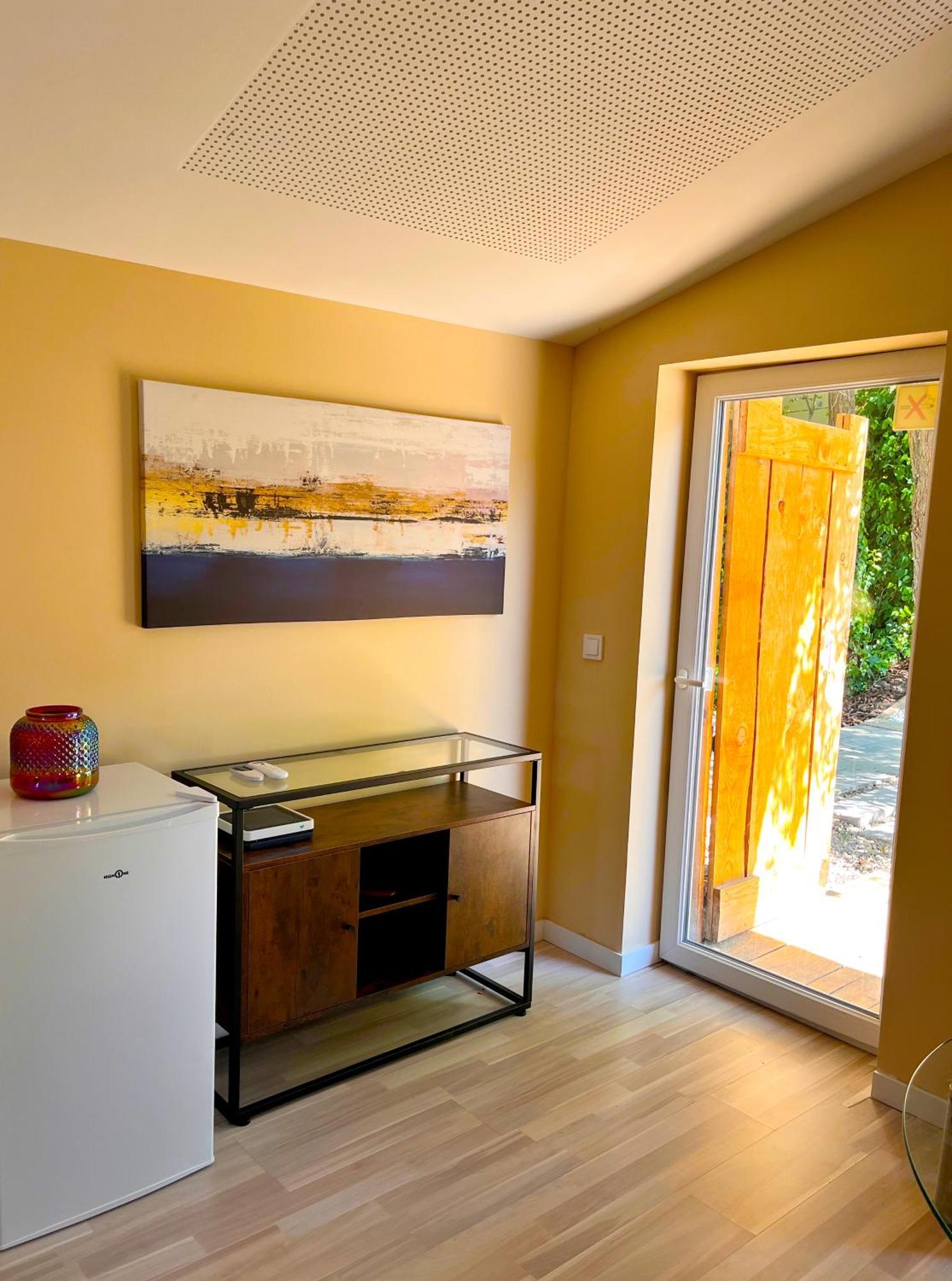 Fee4Me Cabin With Pool And Garden San Martin De La Vega Exterior photo